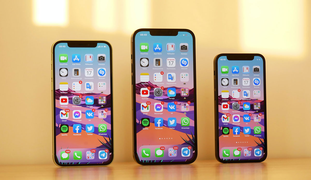 3 different iPhones